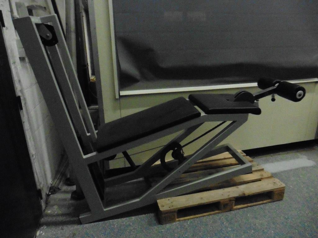 Fitnesstoestel 'Hamstring curl' Spartacus, Sport en Fitness, Ophalen, Gebruikt, Benen, Fitnessbank