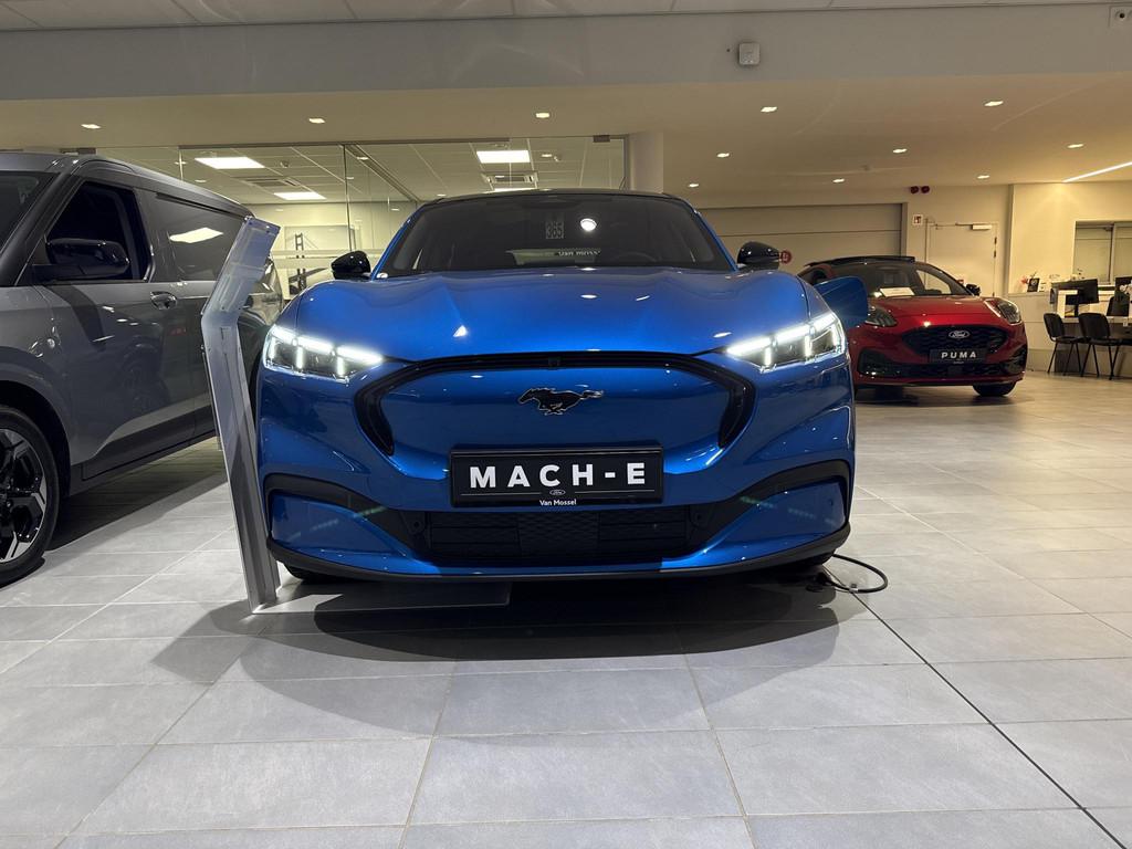 Ford Mustang Mach-E 88kWh 203kW Extended Range Premium RWD S, Auto's, Automaat, 203 kW, Blauw, 600 km
