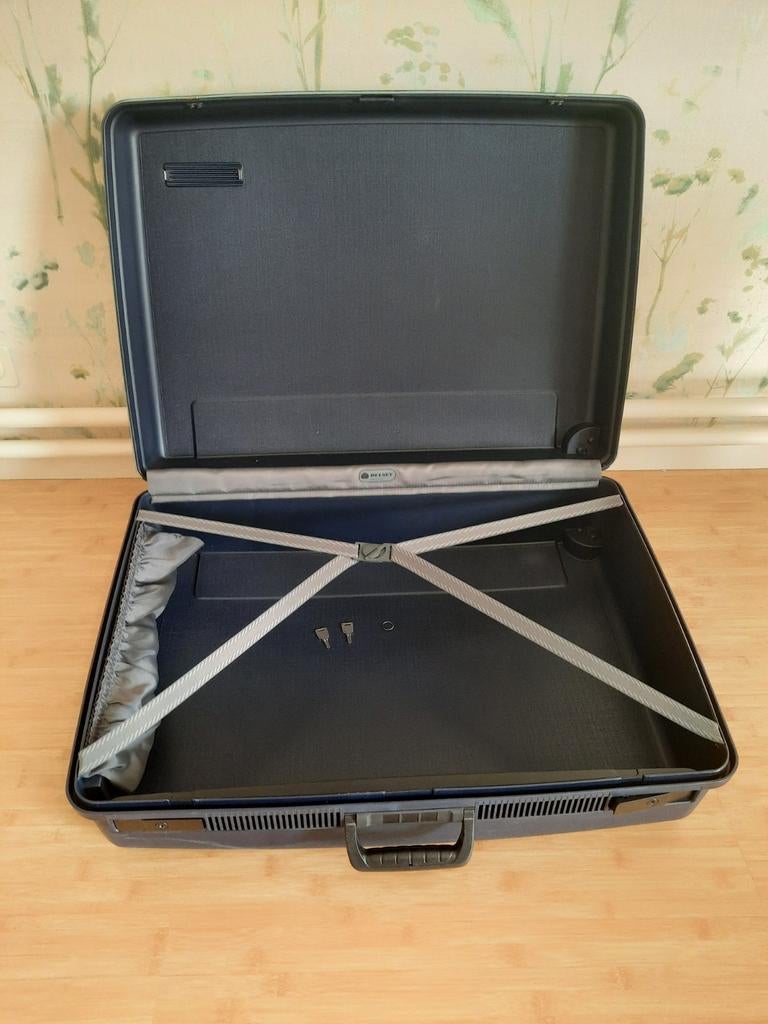 Blauwe koffer in zeer goede staat!, Handtassen en Accessoires, Koffers, Ophalen