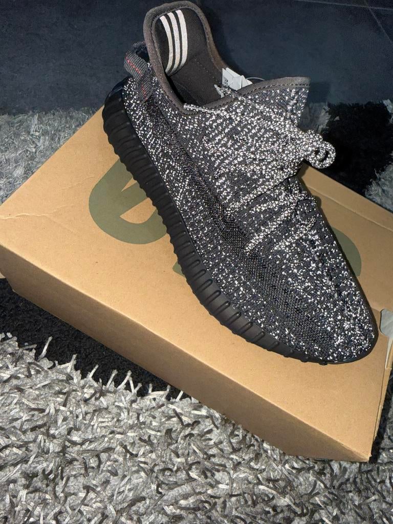 Yeezy Boost 350 V2 Black Reflective – maat 45 1/3, Vêtements | Hommes, Chaussures, Comme neuf, Enlèvement
