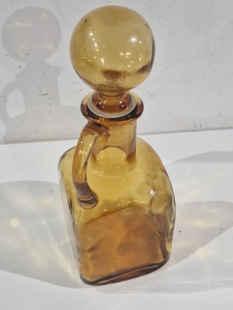 Vintage Empoli Amber Glas Decanter fles met Stop , Italy, Antiquités & Art, Antiquités | Verre & Cristal, Enlèvement ou Envoi