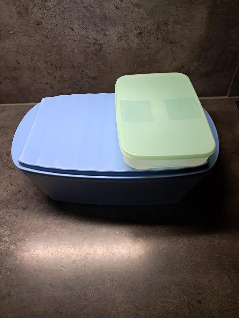 Tupperware broodtrommel en charcuteriedoosje, Huis en Inrichting, Keuken | Tupperware, Ophalen