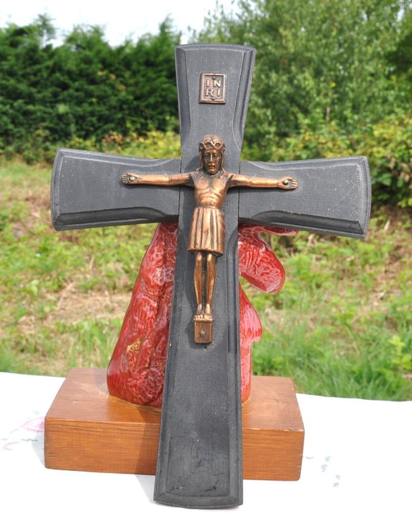 crucifix mural croix bois et christ metal cuivré, Antiquités & Art, Enlèvement ou Envoi