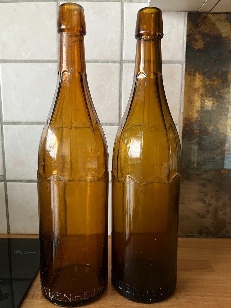 2 verschillende bruine Flessen 1L brouwerij Vandenheuvel, Verzamelen, Biermerken, Ophalen of Verzenden, Gebruikt, Flesje(s)