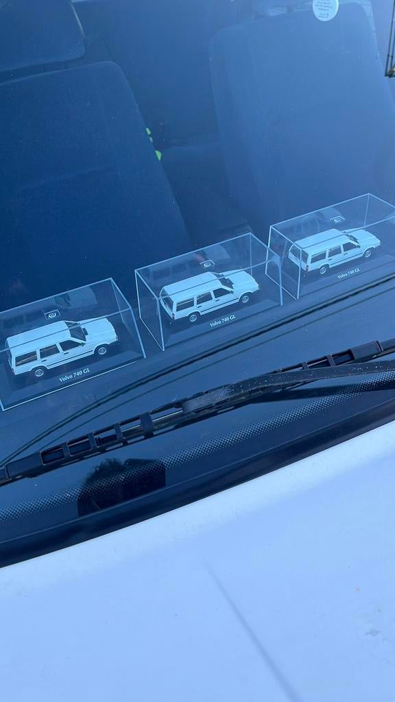 Mooie Volvo 745 GL wit, Enlèvement