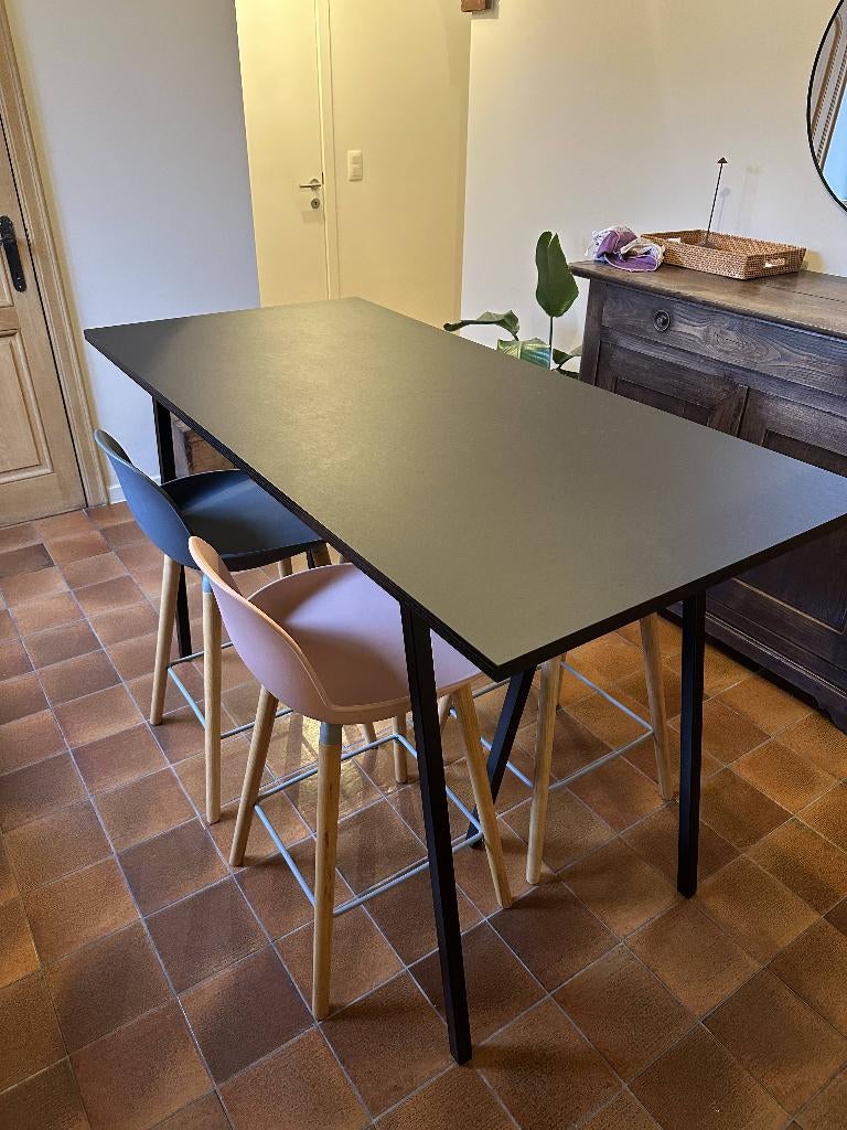 Eettafel (Hay Loop Hoog) en 4 stoelen (Zuiver Albert Kuip), Huis en Inrichting, Ophalen, Design, Zo goed als nieuw, 150 tot 200 cm