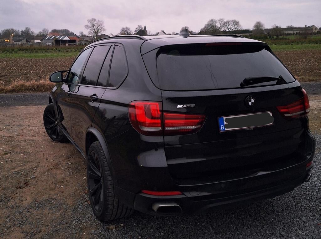 Zwarte BMW X5 hybride, Auto's, BMW, Automaat, 1998 cc, 4 cilinders, USB