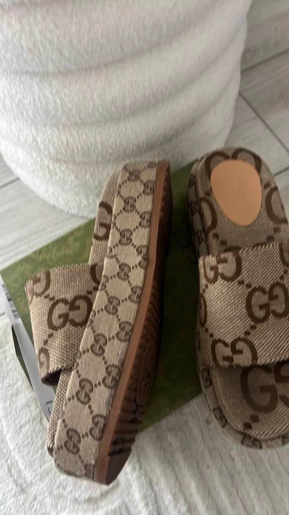 Gucci sandale p40, Enfants & Bébés, Enlèvement ou Envoi, Comme neuf