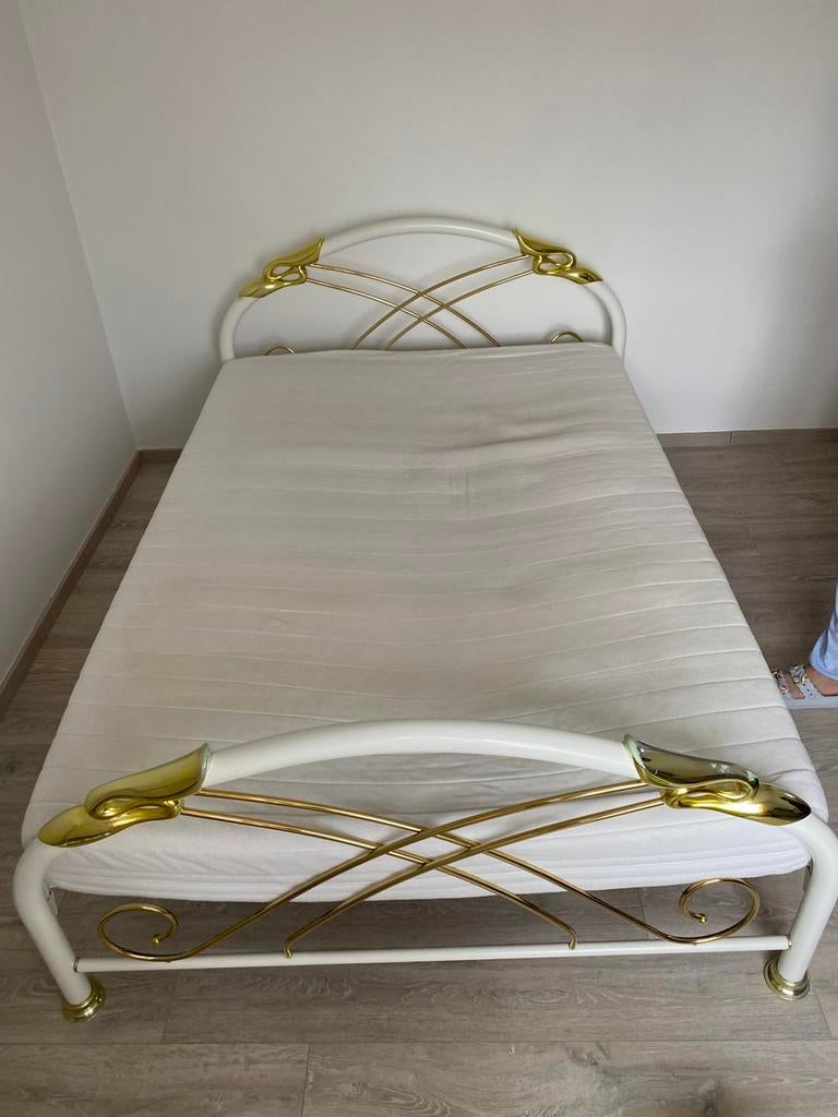 Sommier avec tête de lit, Maison & Meubles, 140 cm, Enlèvement, Utilisé, 200 cm