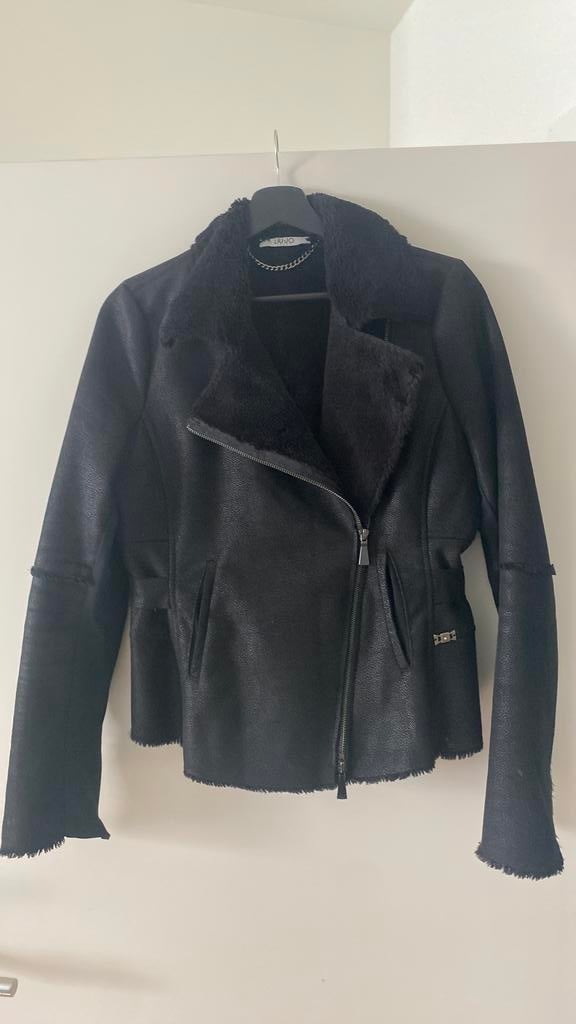 Liu Jo zwarte damesjas Italiaanse maat 44, Kleding | Dames, Ophalen, Zo goed als nieuw, Maat 38/40 (M), Zwart