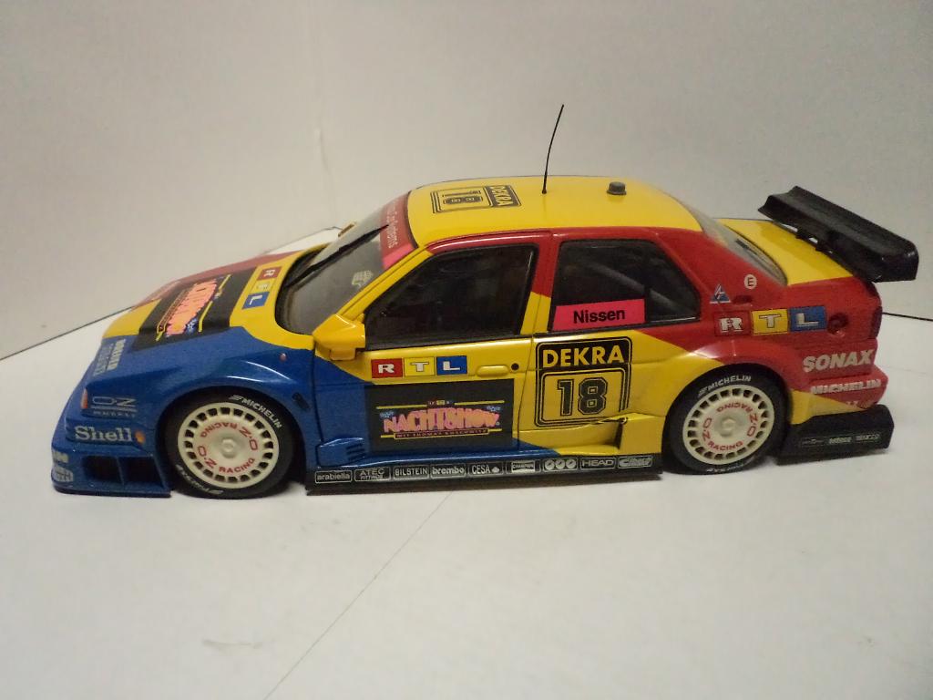 ALFA ROMEO V6 TI -  UT MODELS, Hobby & Loisirs créatifs, Voitures miniatures | 1:18, Enlèvement ou Envoi, Comme neuf, Voiture