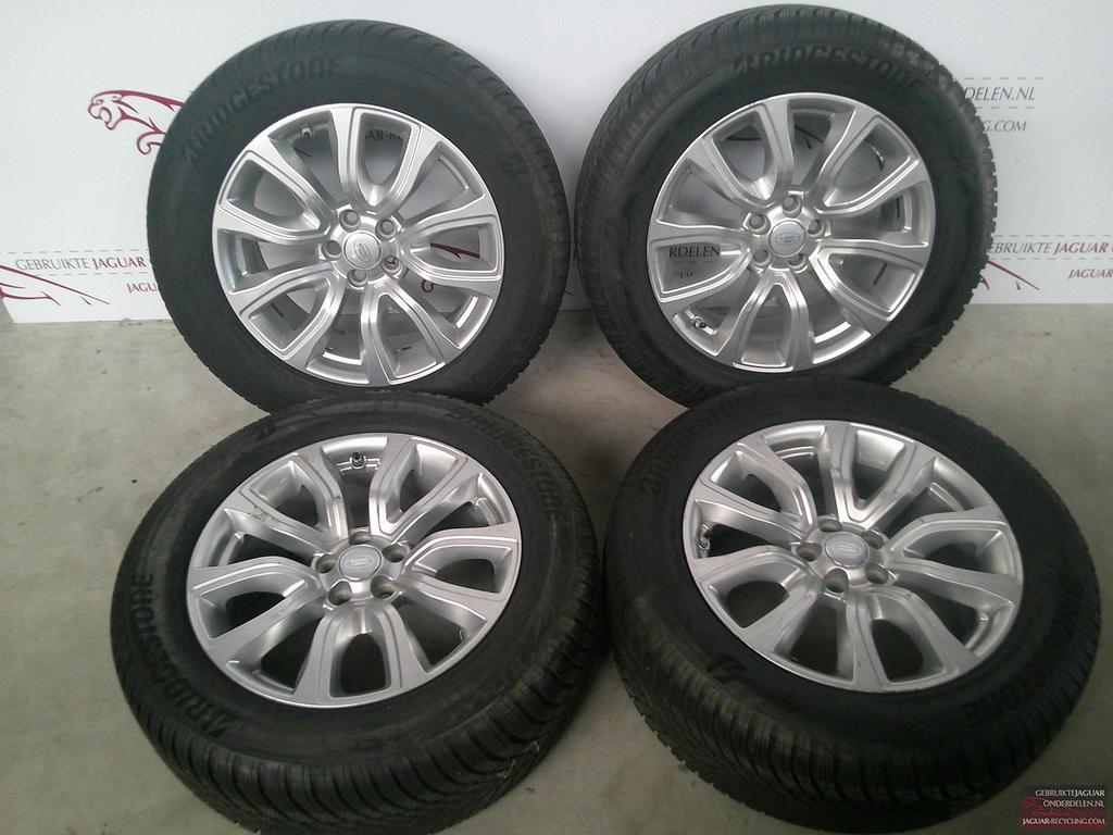 18″ Evoque velgen set met Bridgestone winterbanden, Auto-onderdelen, Banden en Velgen, Velg(en), Terreinwagen, Gebruikt, Ophalen of Verzenden