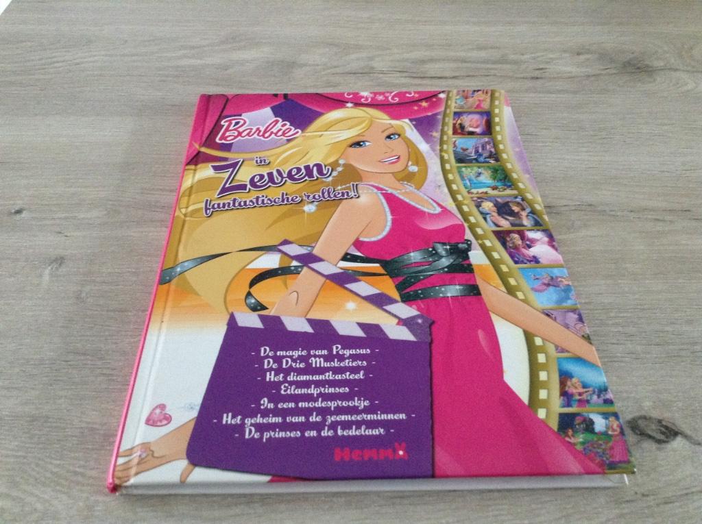 Livre de lecture Barbie dans sept rôles fantastiques, Livres, Enlèvement ou Envoi, Comme neuf, Marrie-Francoise Perrat, Non-fiction
