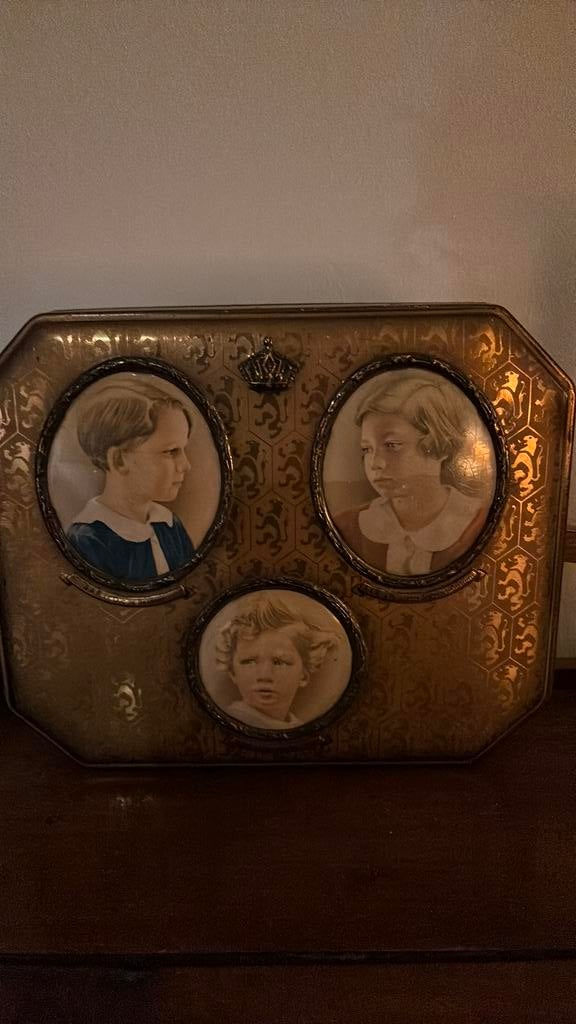 Oude koekendoos boudewijn, Antiquités & Art, Antiquités | Objets religieux, Enlèvement