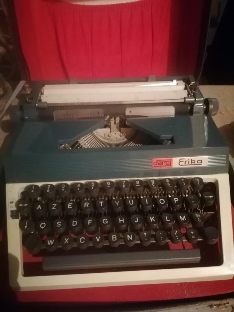 Schrijfmachine in koffer, Ophalen