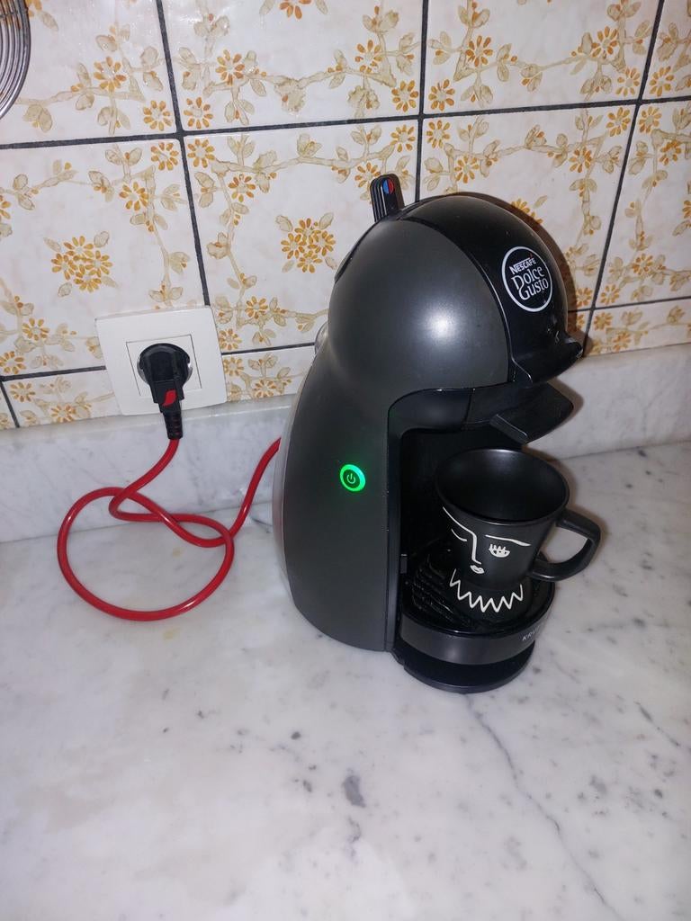 Machine à café Dolge gusto marque Krups