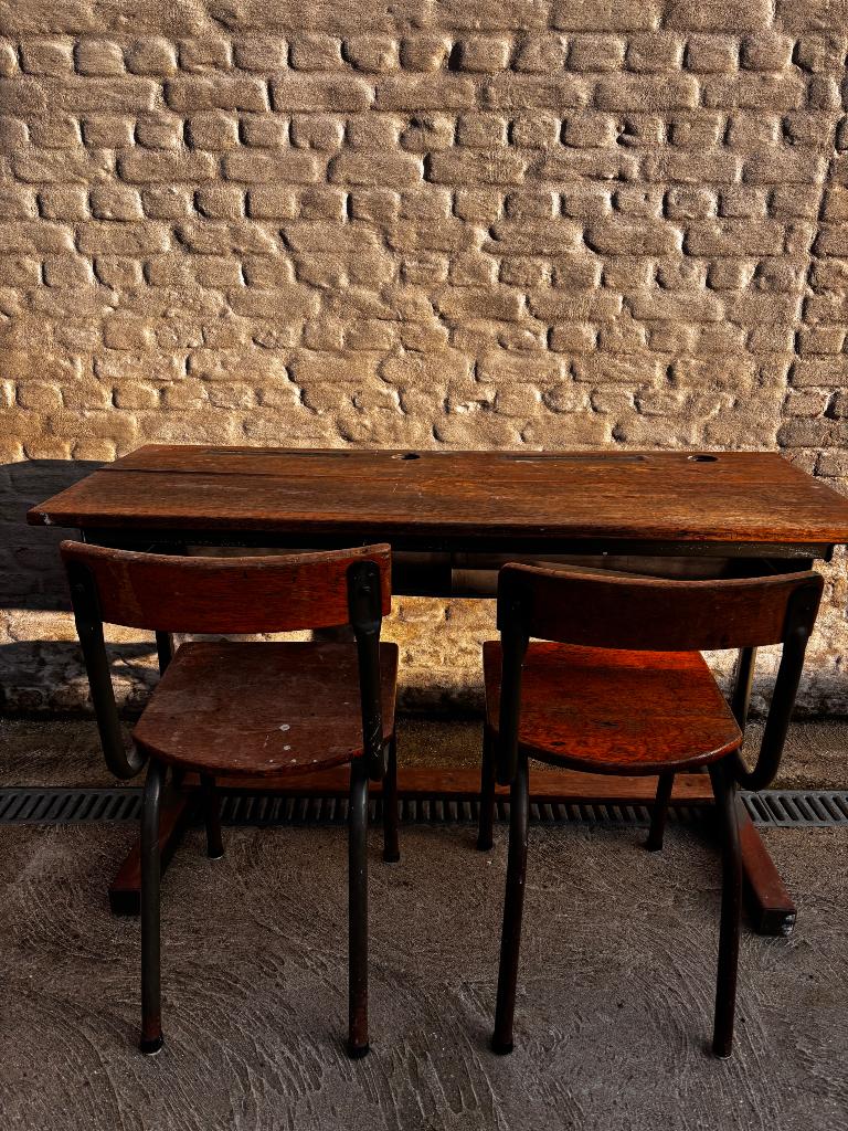 Retro houten schoolbankje met 2 stoelen, Enlèvement
