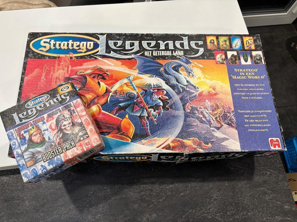 Stratego Legends + Booster Pack – Compleet & Vintage!, Hobby en Vrije tijd, Ophalen of Verzenden