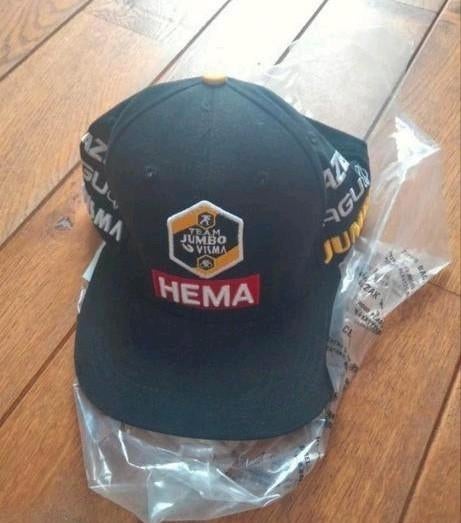 Jumbo Visma. Casquette podium officielle. Wout Van Aert., Collections, Articles de Sport & Football, Neuf, Enlèvement ou Envoi