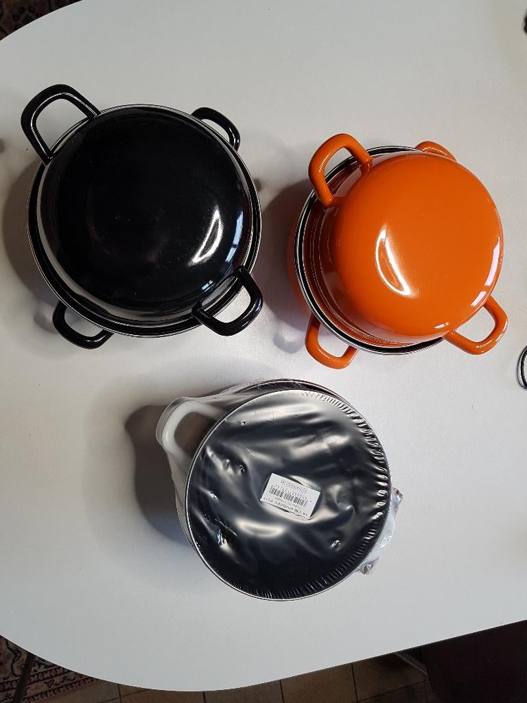 Matériel de restauration - moules, bouilloires, serviettes,, Enlèvement ou Envoi