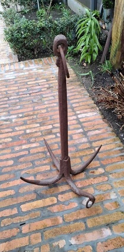 Oud scheepsanker of anker in ijzer, Ophalen