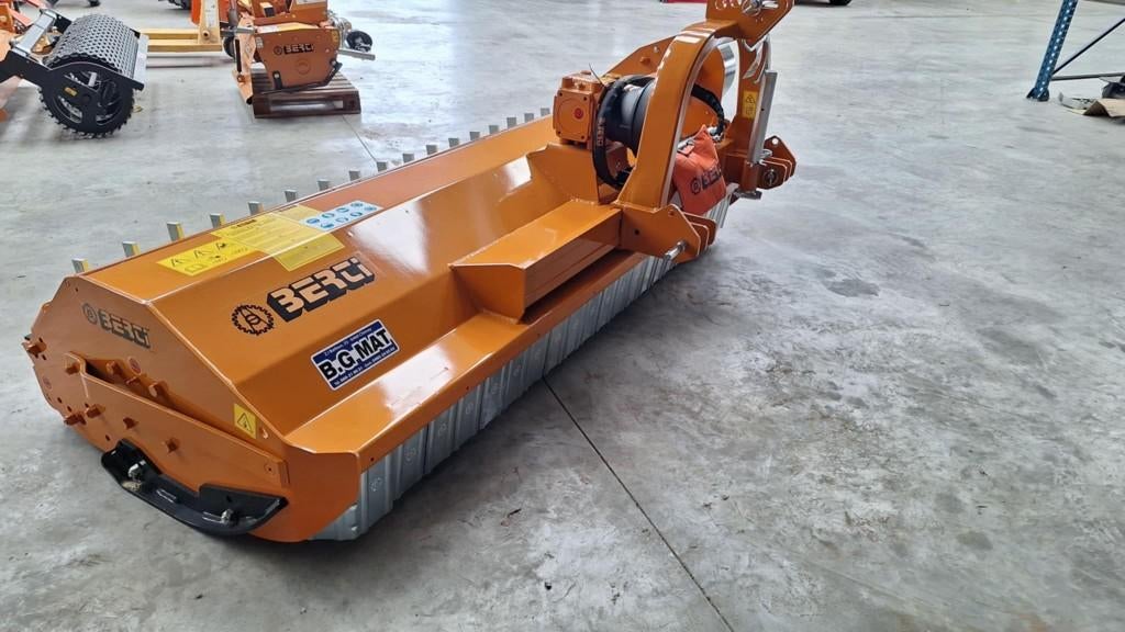 Broyeur à marteaux BERTI TFB/Y avec capacité de broyage 8 cm, Jardin & Terrasse, Débroussailleuses, Neuf, 50 cm ou plus, Enlèvement