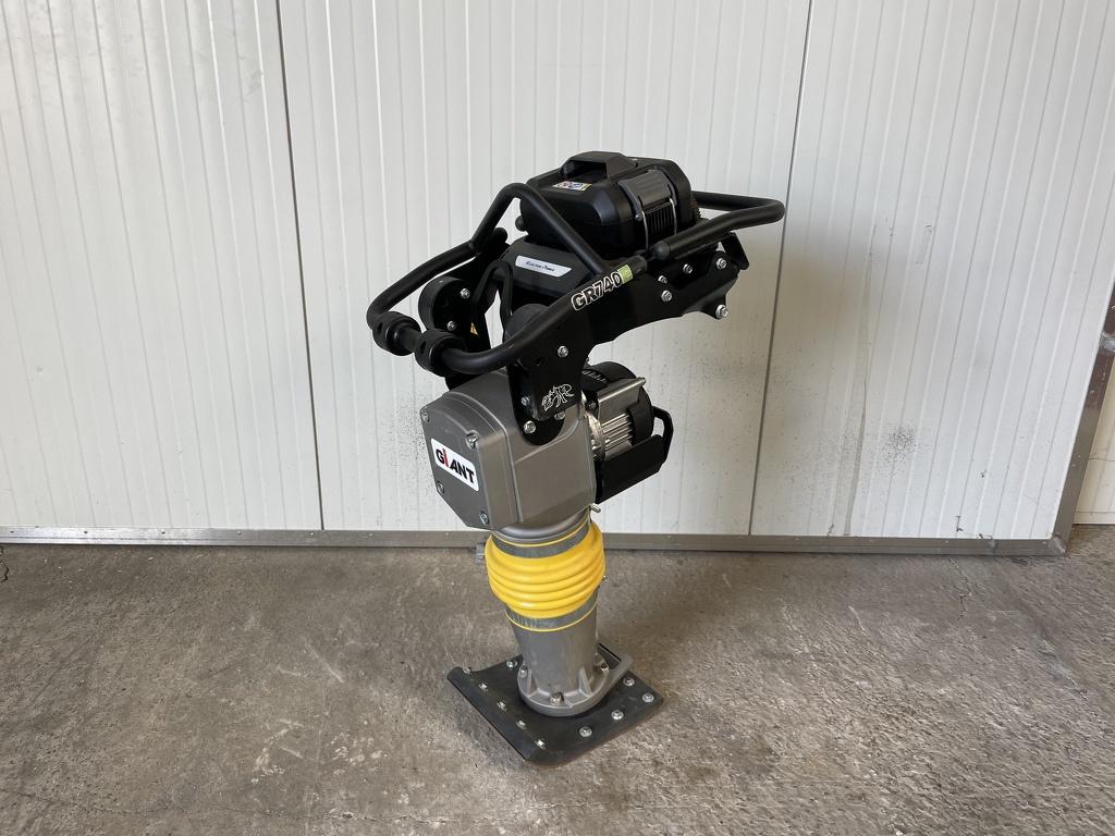 Giant GR740 E trilstamper DEMO electrisch, Articles professionnels, Machines & Construction | Autre