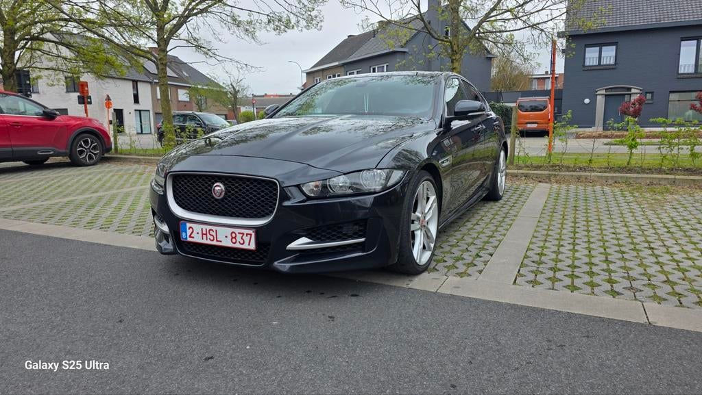 Jaguar XE R-sport 2l Diesel, Auto's, Jaguar, Automaat, Zwart, 5 deurs, Particulier
