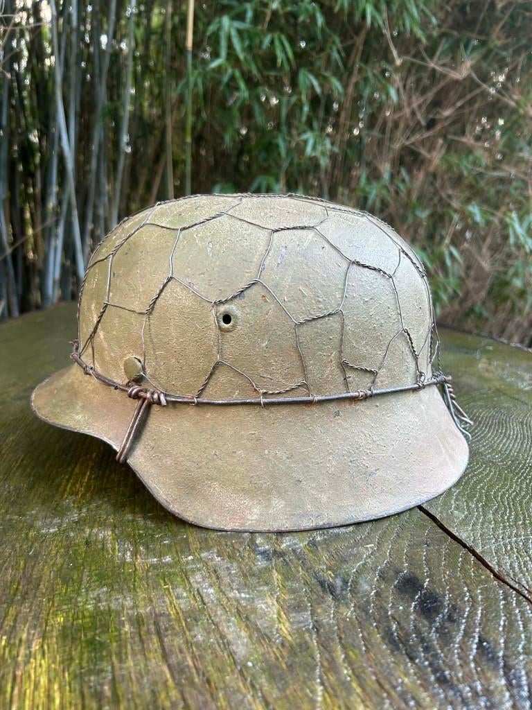 casque allemand ww2 M42 (peinture vendue en tan reproduction, Collections, Enlèvement ou Envoi, Autres