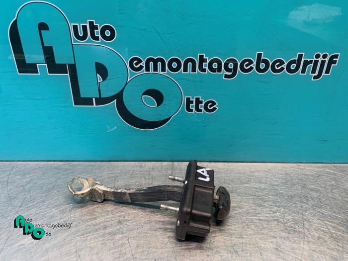 Deurvanger 4Deurs links-achter van een Fiat Punto Evo (Punto, Gebruikt, -, -, Ophalen of Verzenden