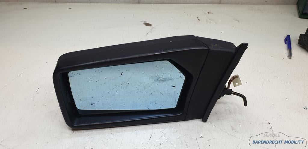 Buitenspiegel links W126 S-klasse Mercedes 1268104516 origin, Gebruikt, Mercedes-Benz AG, Mercedes-Benz, Mercedesstrasse 120
70372  Stuttgart, DE