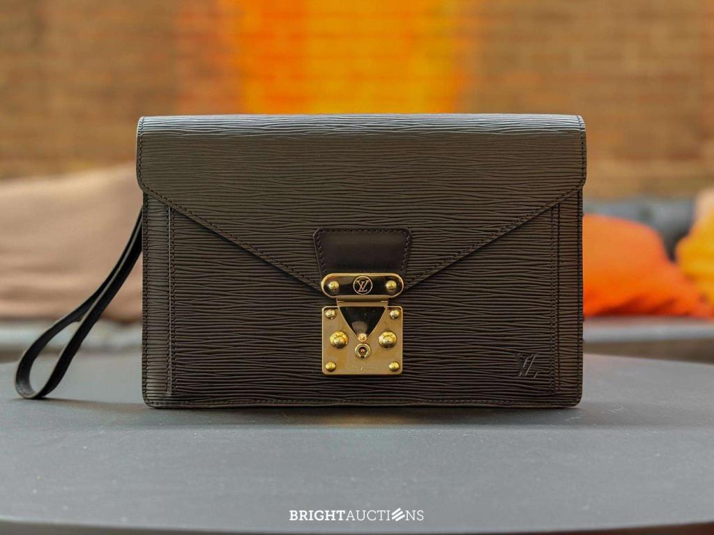 Louis Vuitton Dragonne Epi Clutch Zwart, Niet ingevuld, Enlèvement, Utilisé, Louis Vuitton
