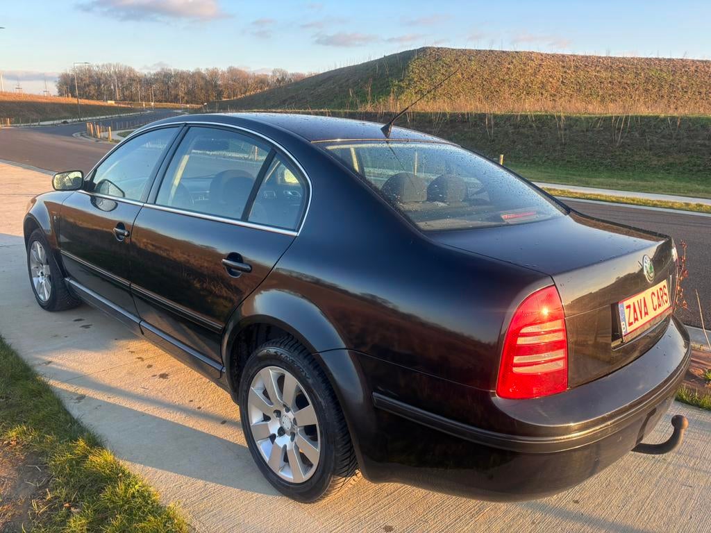 Skoda Superbe 2.0 Essence 08/2006 Euro 4, Autos, Skoda, 90 kW, Achat, Entreprise, Boîte manuelle
