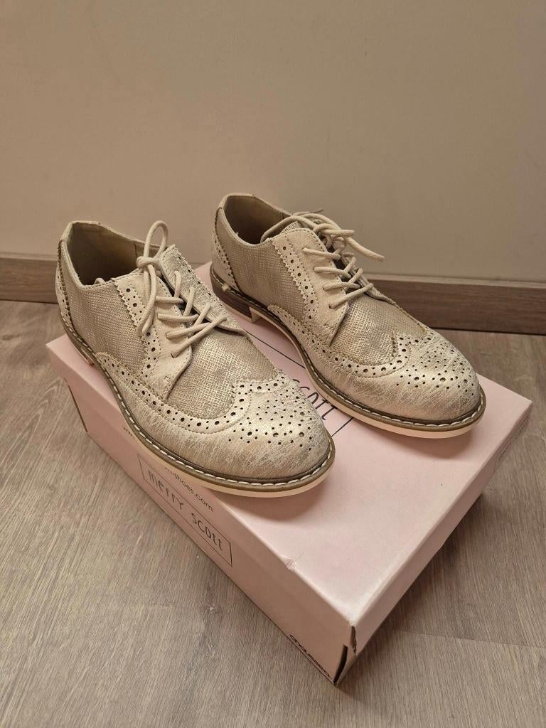 Veterschoen chaussea. Maat 37. Nooit gedragen, Chaussea, Enlèvement ou Envoi, Neuf