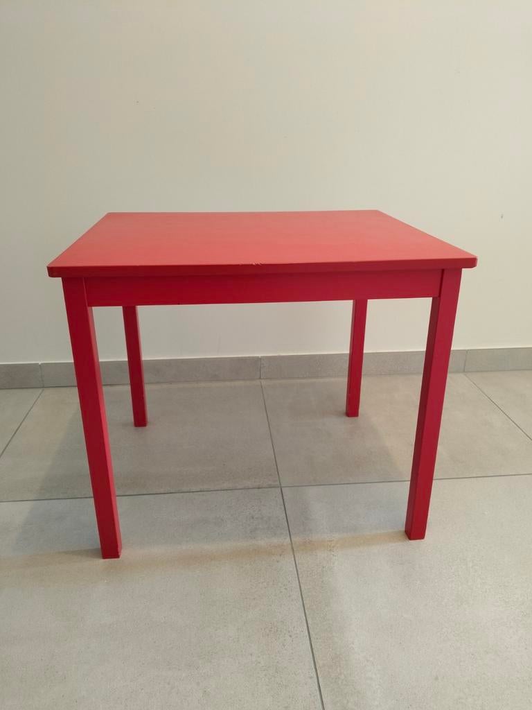 Klein rood tafeltje, Ophalen