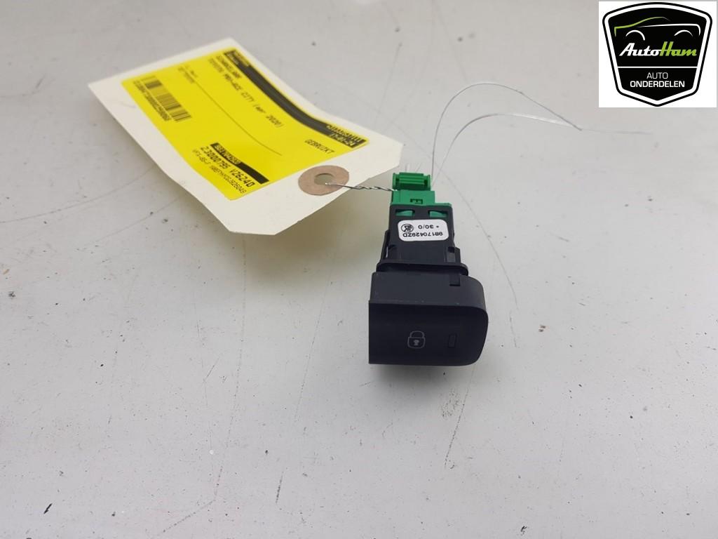 SCHAKELAAR Toyota ProAce City (|9817042977|98170429ZD|), Gebruikt, Toyota