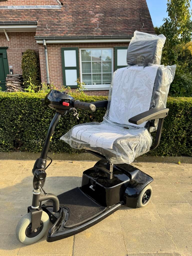 Compacte Scootmobiel – Lichtgewicht, Comfortabel & Wendbaar, Diversen, Rolstoelen, Zo goed als nieuw, Elektrische rolstoel, Inklapbaar