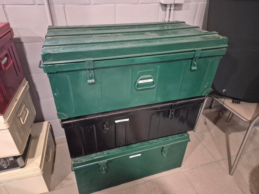 Box métallique 80x45x30 3 pièces disponibles 50 euros piece, Moins de 50 cm, 50 à 100 cm, Enlèvement, Utilisé