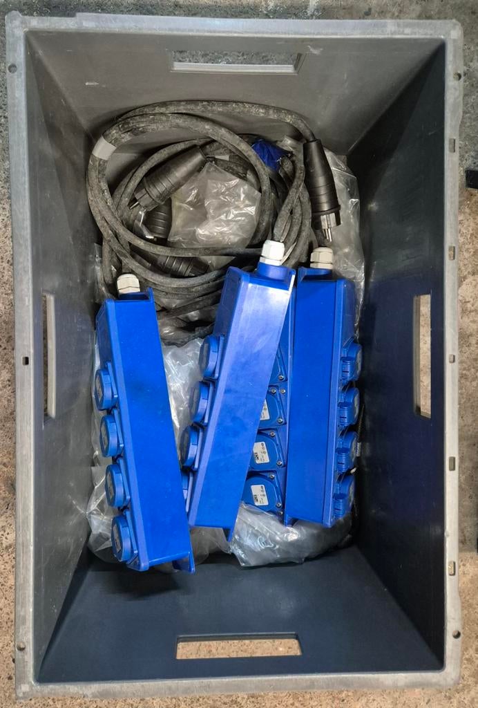 Keraf verdeelstekkers met H07 RN-F 3G2.5mm kabel..., Doe-het-zelf en Bouw, Elektriciteit en Kabels, Ophalen, Zo goed als nieuw