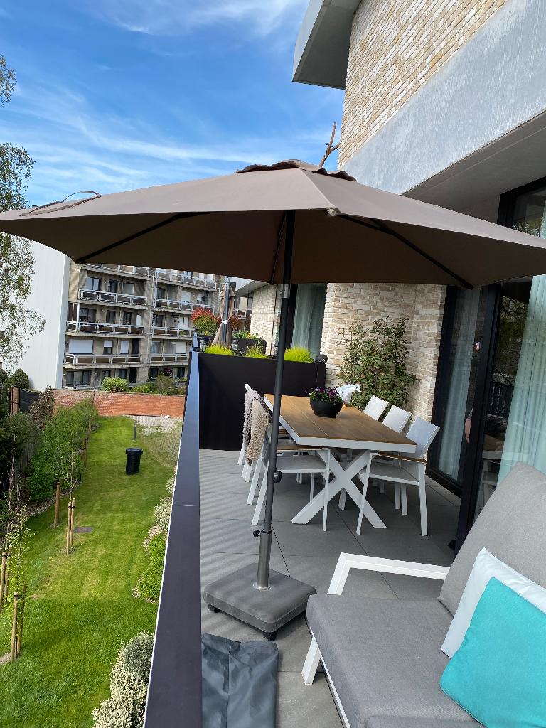 Parasol + voet, Jardin & Terrasse, Parasols, Comme neuf, Enlèvement, 2 à 3 mètres, Inclinable