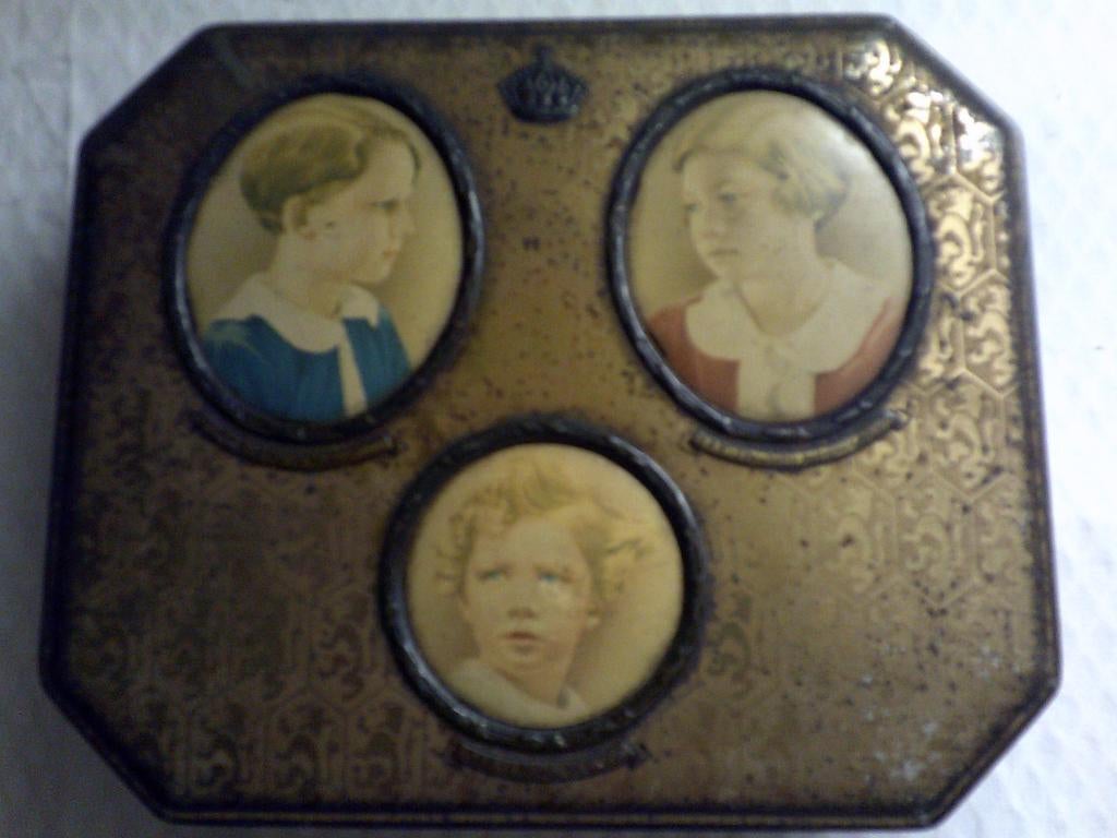 Vintage blikken doos Koningshuis, Verzamelen, Ophalen of Verzenden, Gebruikt, Overige typen