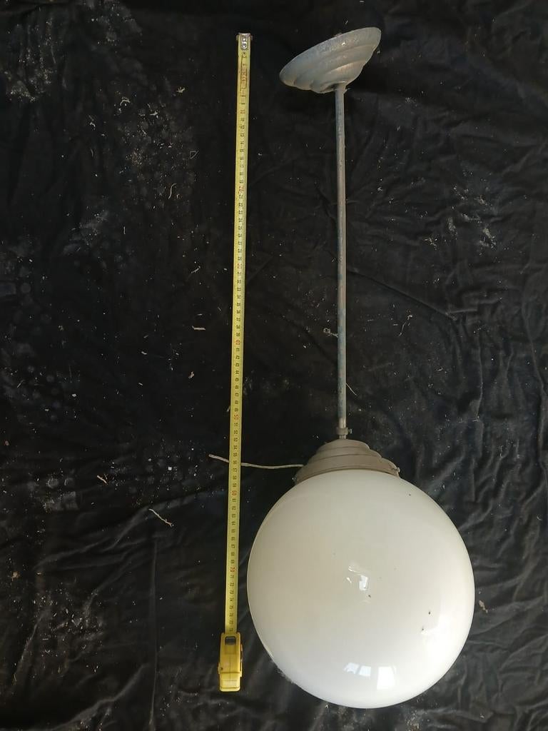 Lampe suspendue vintage en verre opalin – boule blanche, Enlèvement