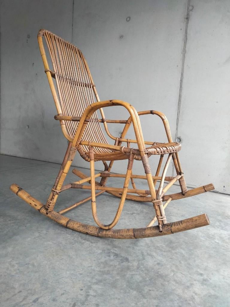 1960s vintage bamboe rotan Boho Bohemian schommelstoel, Huis en Inrichting, Ophalen, Gebruikt, Riet of Rotan, Eén