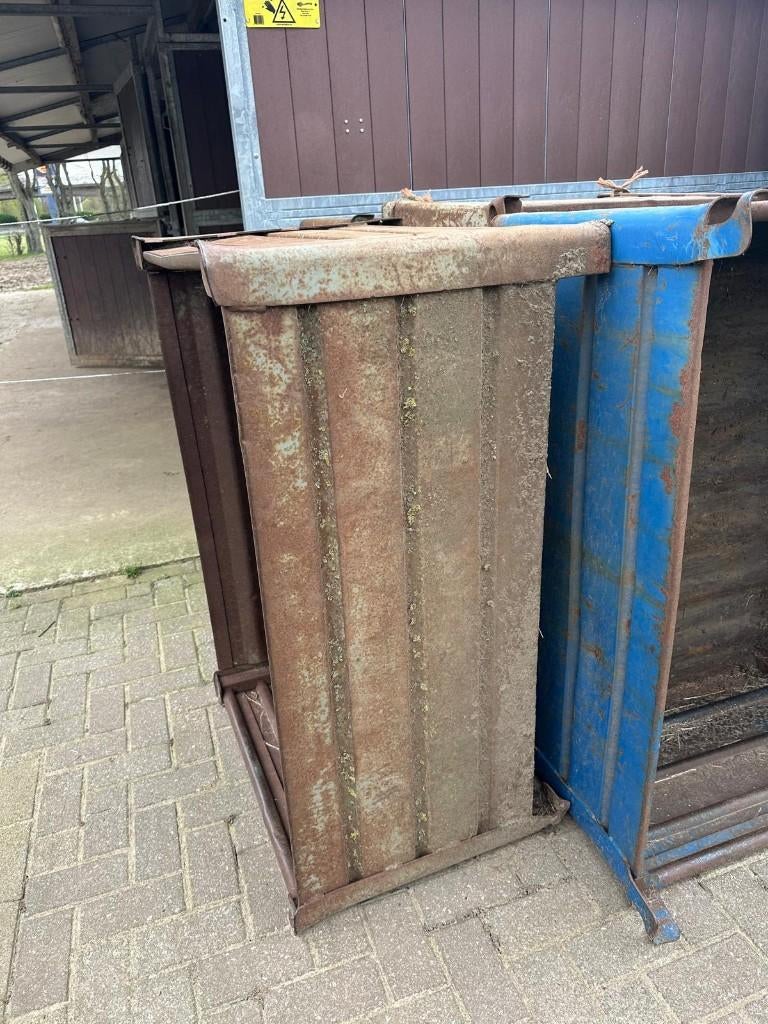 ijzeren hooibak met frame, Stalling, 4 paarden of pony's of meer