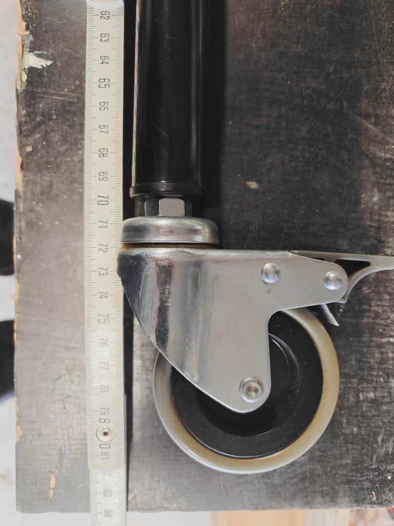 4 Pieds de table avec roues freinées, Enlèvement