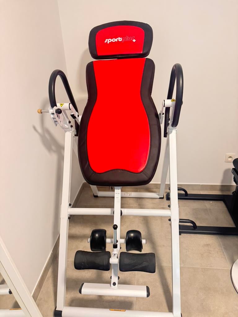 Table d’inversion SportPlus – étirement du dos, Sports & Fitness, Équipement de fitness, Comme neuf, Dos, Enlèvement