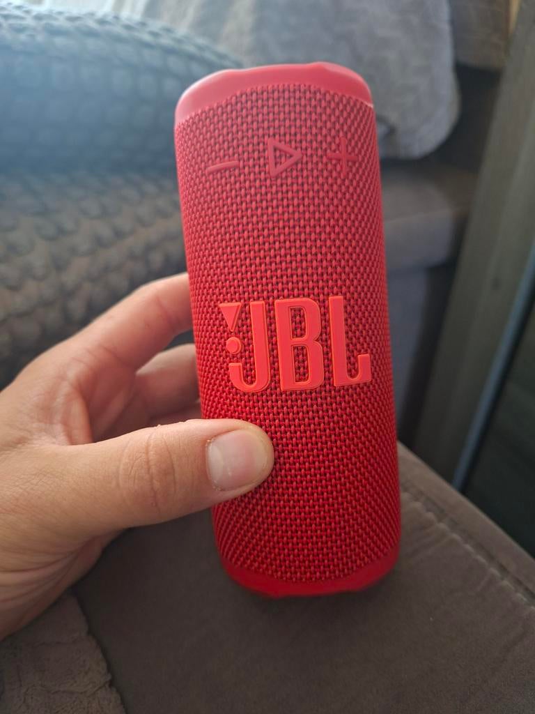 Jbl grip rood bluetooth speaker, Audio, Tv en Foto, Luidsprekerboxen, Zo goed als nieuw, Overige typen, Minder dan 60 watt, JBL