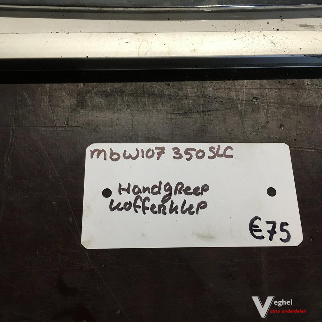 Mercedes W107 350 SLC  Kofferbaklijst /  Greep, Gebruikt, -, -, Ophalen of Verzenden
