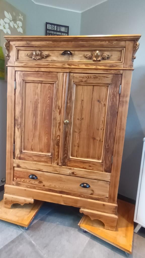 Prachtige vintage kledingkast met de hand gerenoveerd, Antiek en Kunst, Antiek | Meubels | Kasten, Ophalen of Verzenden