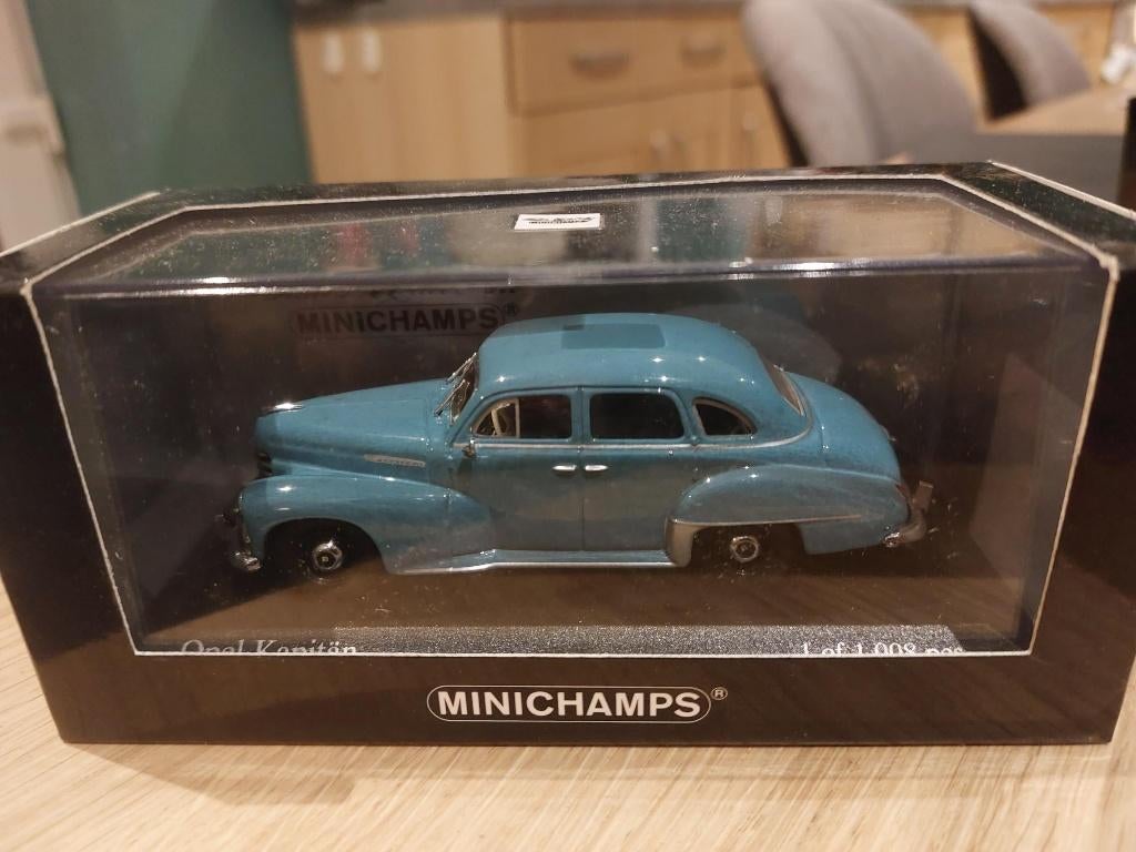Minichamps Opel Kapitan de 1951 bleue 1/43, Enlèvement ou Envoi, Neuf, Voiture, MiniChamps
